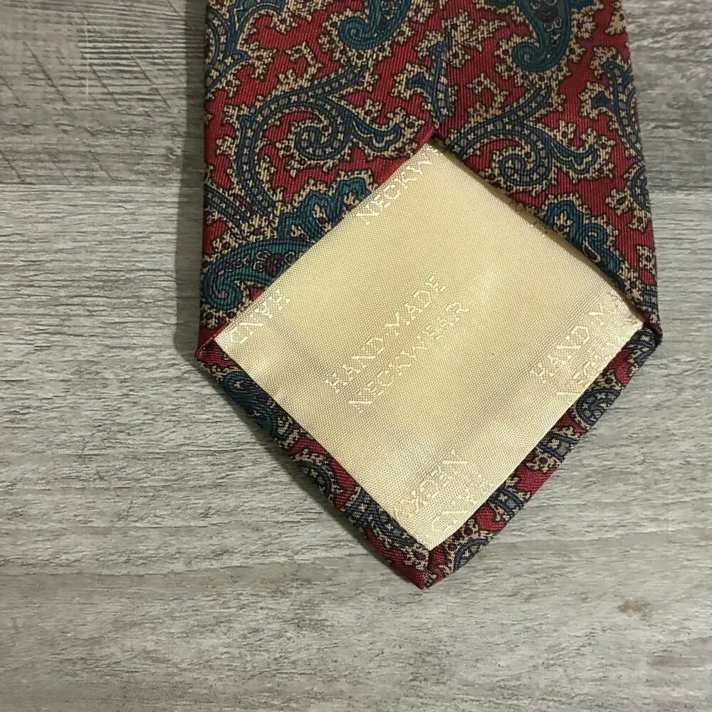 Tom James USA Silk Paisley Tie Red Navy Gold Classic Necktie 3.25x59 Handmade